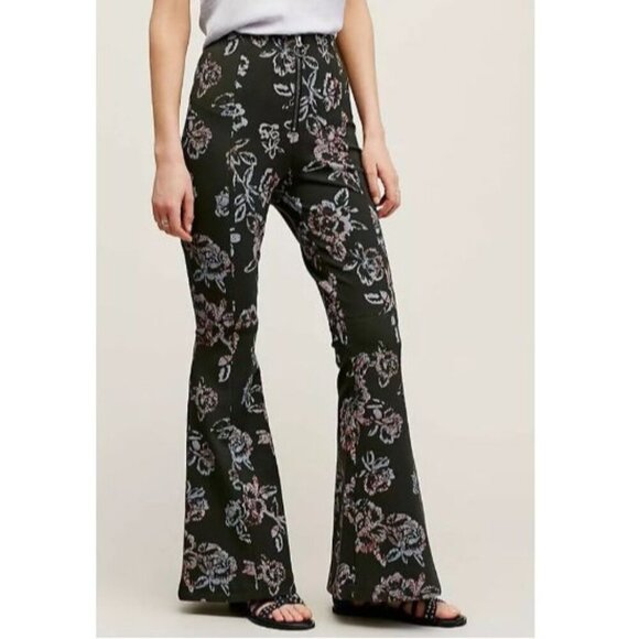 Free People Women's Black Flare Pants Floral Born To Be Wild Size 8 (CJ-1) - Picture 2 of 15
